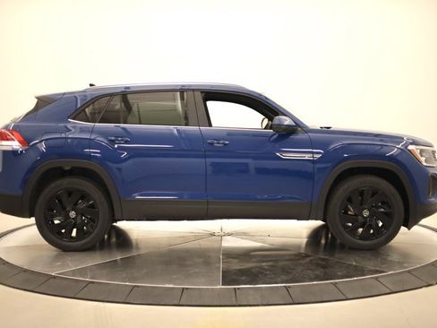 New 2026 Volkswagen Atlas Cross Sport SE image 2