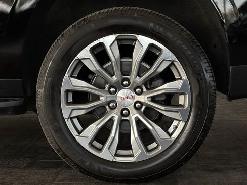 Used 2023 GMC Yukon XL Denali AWD/4WD image 28