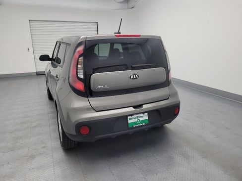 Used 2018 Kia Soul FWD image 6