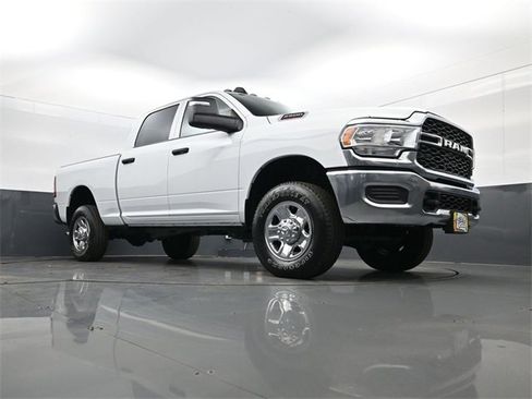 Used 2024 RAM 2500 Tradesman w/ Chrome Appearance Group image 24