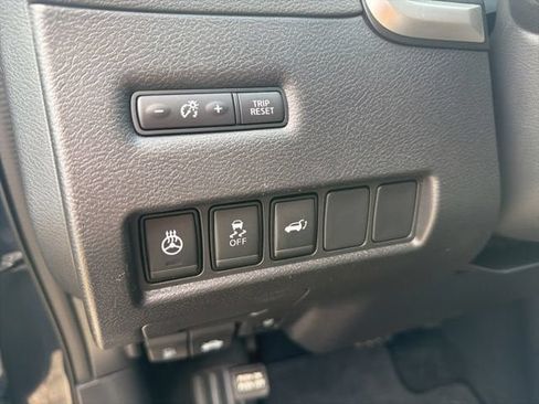 Used 2018 Nissan Murano S AWD/4WD image 15