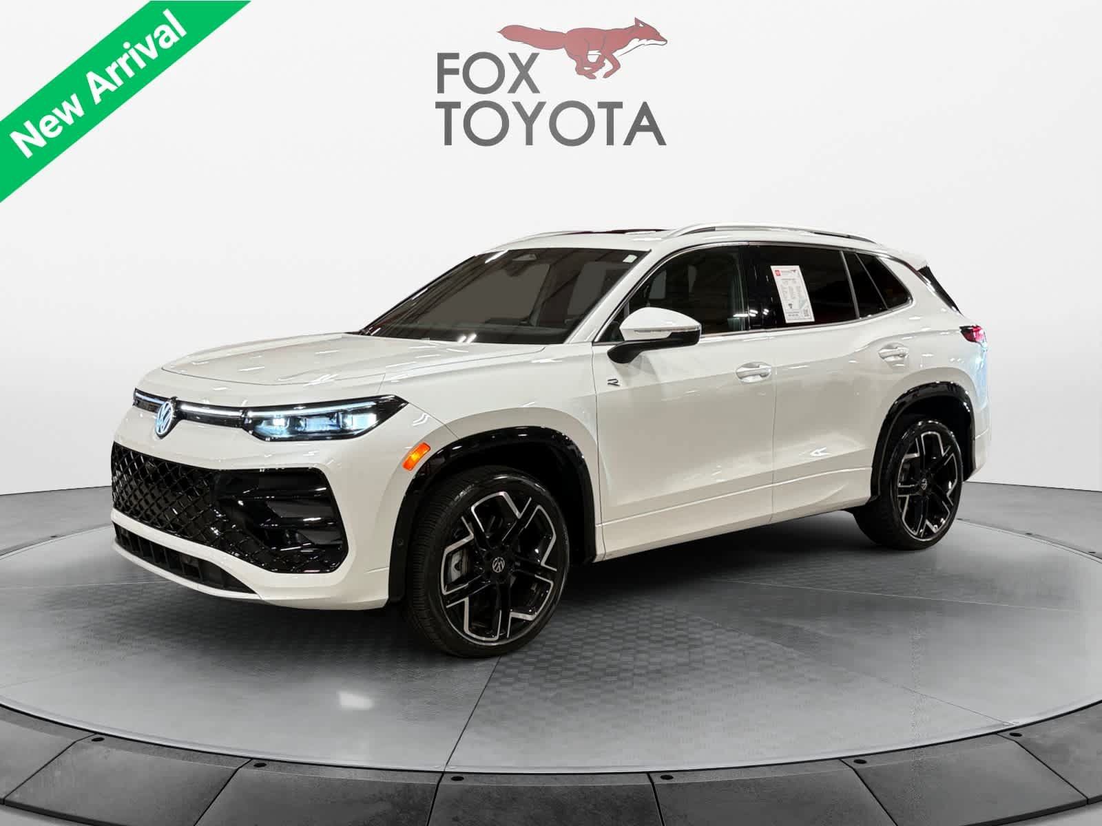 Used 2025 Volkswagen Tiguan SEL R-Line AWD/4WD image 1