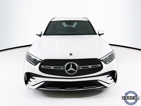 Used 2025 Mercedes-Benz GLC 350e 4MATIC image 2
