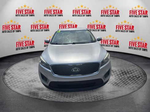 Used 2018 Kia Sorento L image 2