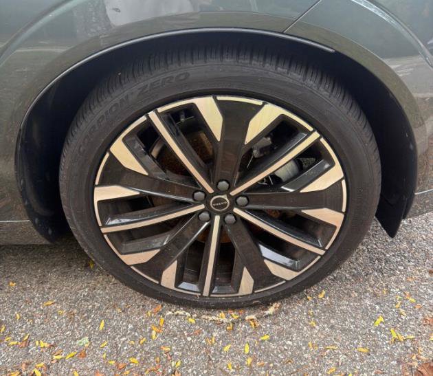 Used 2026 Volvo XC60 T8 Ultra AWD/4WD image 2