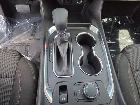 Used 2021 Chevrolet Traverse LT FWD image 27