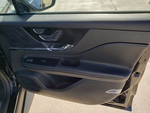 Used 2022 Lincoln Corsair AWD w/ Premium Package image 23