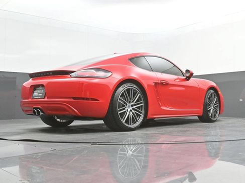 Certified 2025 Porsche 718 Cayman RWD image 36