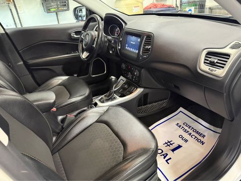 Used 2020 Jeep Compass Latitude AWD/4WD image 30