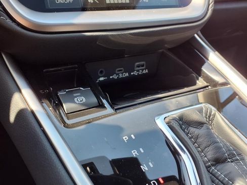 New 2025 Subaru Outback Limited image 15