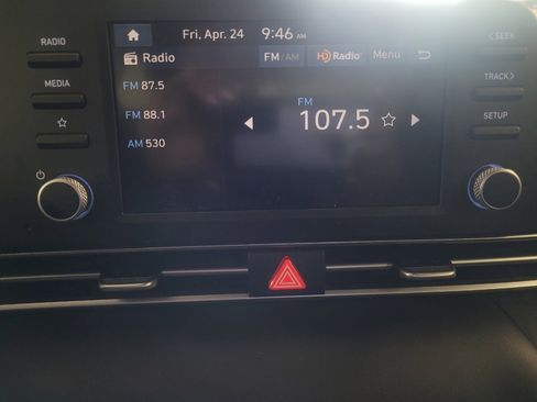 Used 2024 Hyundai Elantra SE FWD image 25