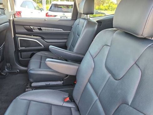 Certified 2023 Kia Telluride EX w/ EX Captain's Chair Package FWD image 12