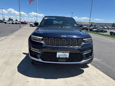 Used 2023 Jeep Grand Cherokee Summit AWD/4WD image 9