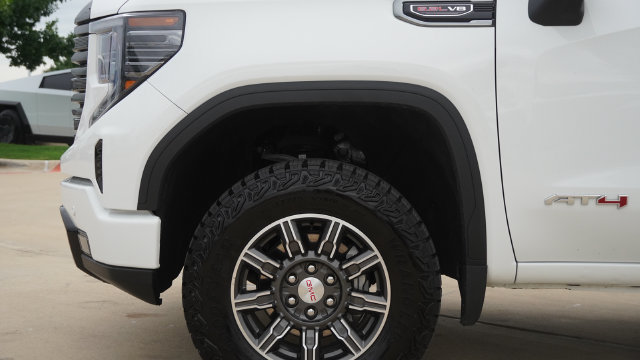 Used 2025 GMC Sierra 1500 AT4 AWD/4WD image 8