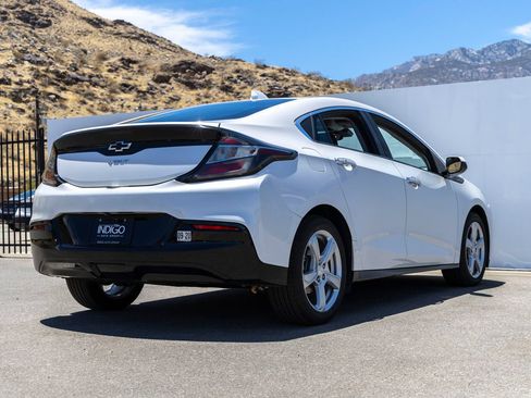 Used 2018 Chevrolet Volt LT FWD image 10