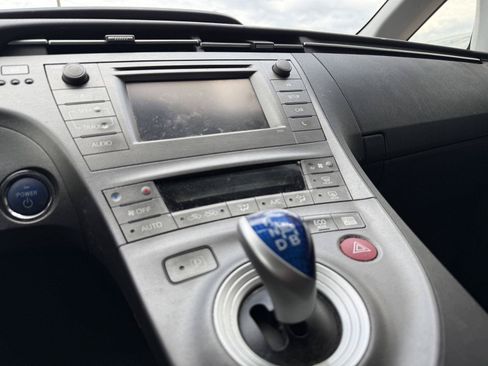 Used 2013 Toyota Prius Two FWD image 15