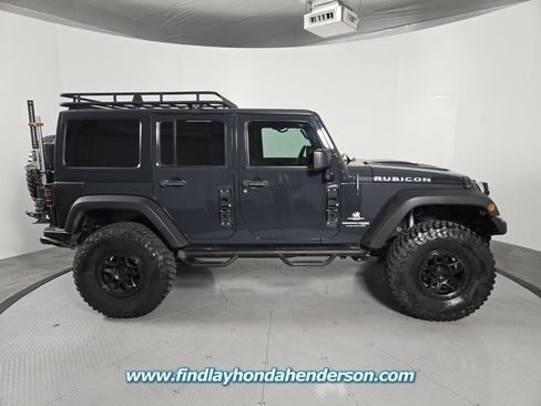Used 2018 Jeep Wrangler Unlimited Rubicon w/ Connectivity Group image 7