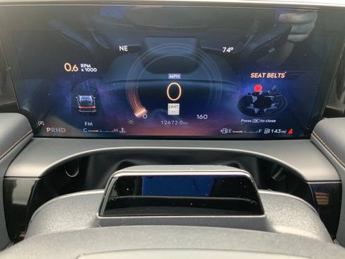Used 2025 Lincoln Aviator Reserve AWD/4WD image 23