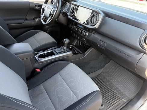 Used 2023 Toyota Tacoma TRD Sport AWD/4WD image 13