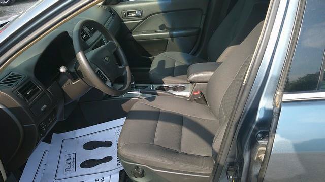 Used 2011 Ford Fusion SE FWD image 5