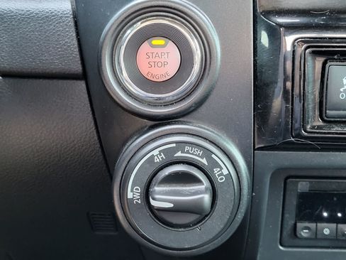 Used 2021 Nissan Titan PRO-4X w/ Pro-4x Convenience Package AWD/4WD image 23