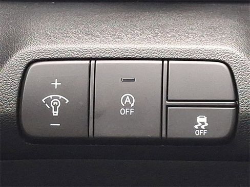 Used 2025 Hyundai Elantra SE image 24