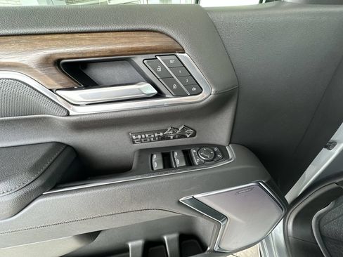 Used 2025 Chevrolet Silverado 1500 High Country AWD/4WD image 24