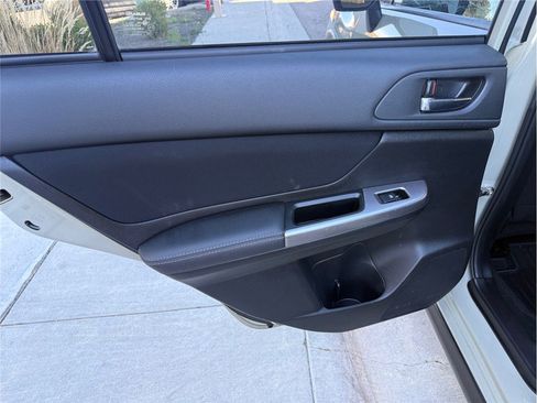 Used 2015 Subaru Crosstrek 2.0i Premium image 32