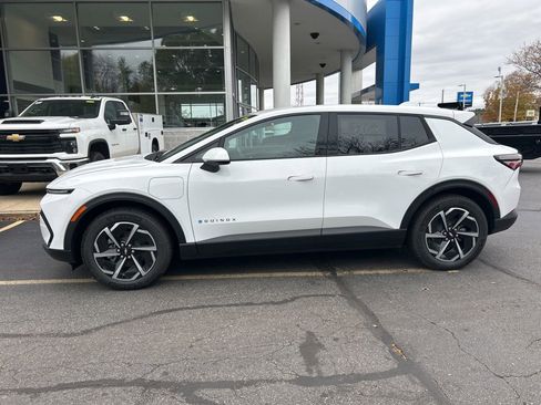 New 2026 Chevrolet Equinox EV LT image 2