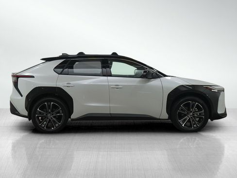 Used 2023 Toyota bZ4X Limited image 6