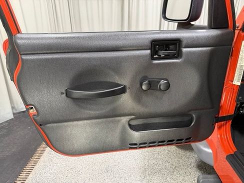 Used 2005 Jeep Wrangler X AWD/4WD image 14