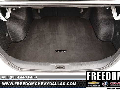 Used 2025 Nissan Altima 2.5 SV FWD image 43