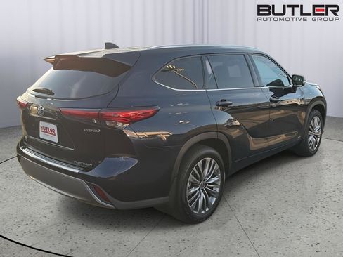 Used 2021 Toyota Highlander Platinum AWD/4WD image 6
