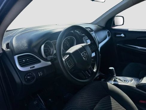 Used 2018 Dodge Journey SE FWD image 9