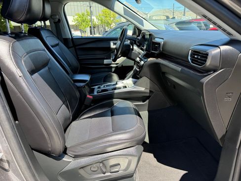 Used 2024 Ford Explorer Limited AWD/4WD image 33