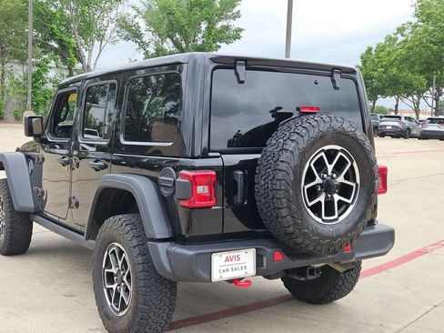 Used 2025 Jeep Wrangler Unlimited Rubicon w/ Convenience Group AWD/4WD image 3