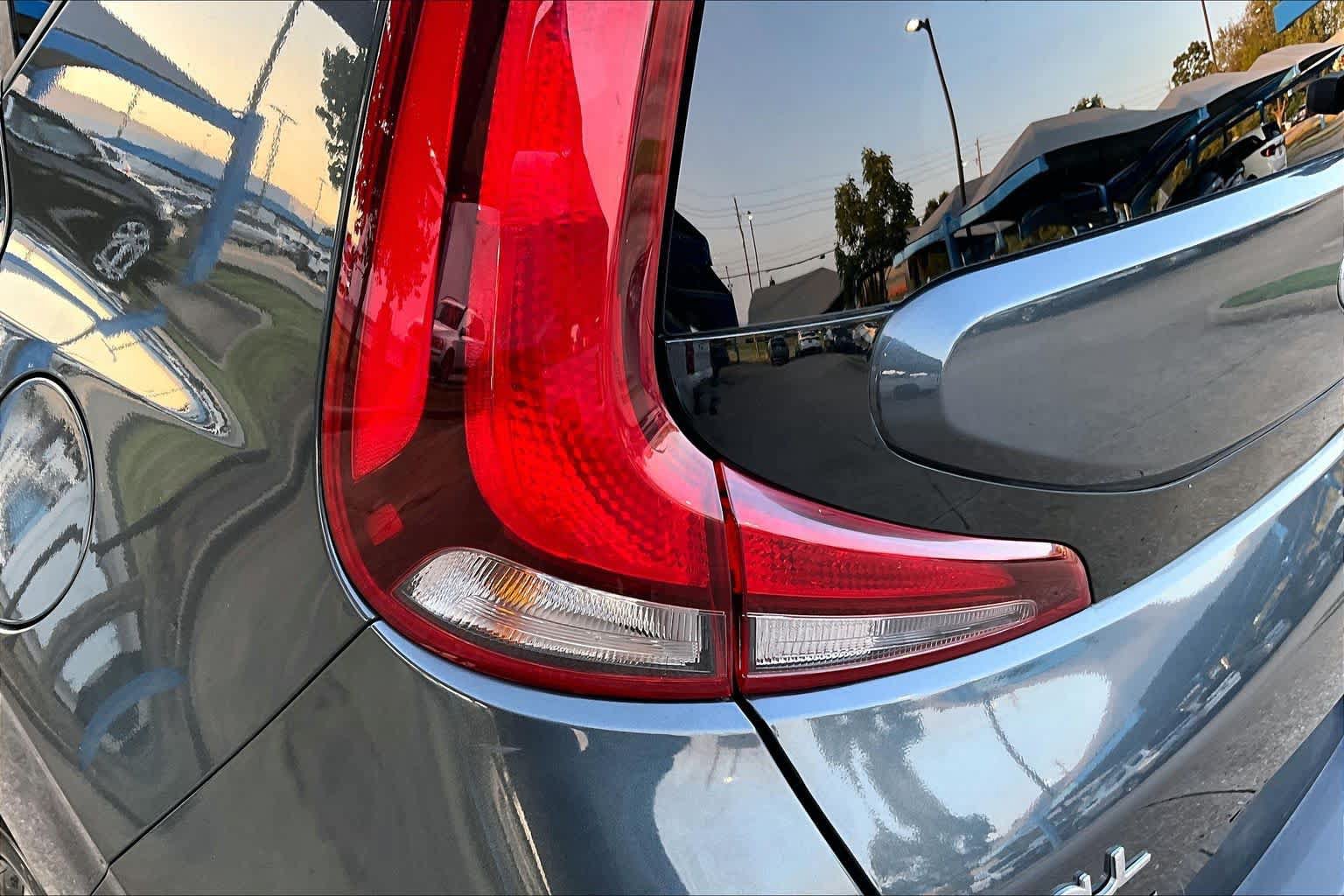 Used 2021 Kia Soul S FWD image 29