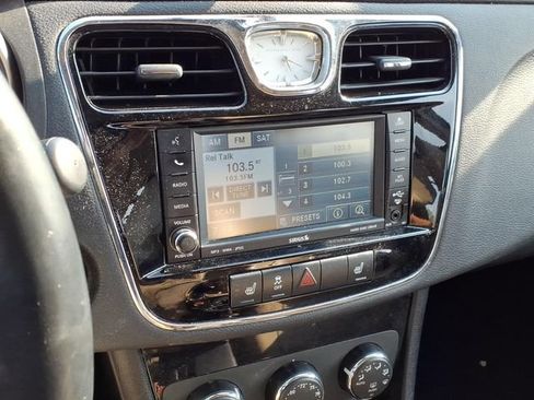 Used 2011 Chrysler 200 Limited FWD image 20