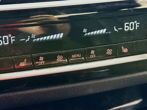 Used 2023 BMW 530i xDrive xDrive w/ Premium Package image 4