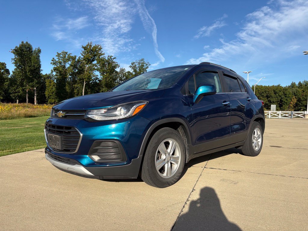 Used 2019 Chevrolet Trax LT w/ LT Convenience Package FWD image 1