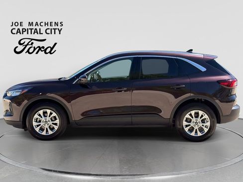Used 2023 Ford Escape Active w/ Tech Pack #2 AWD/4WD image 8
