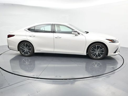 Used 2022 Lexus ES 300h w/ Premium Package FWD image 9