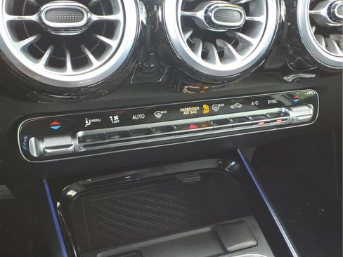 Certified 2025 Mercedes-Benz GLB 250 4MATIC image 19