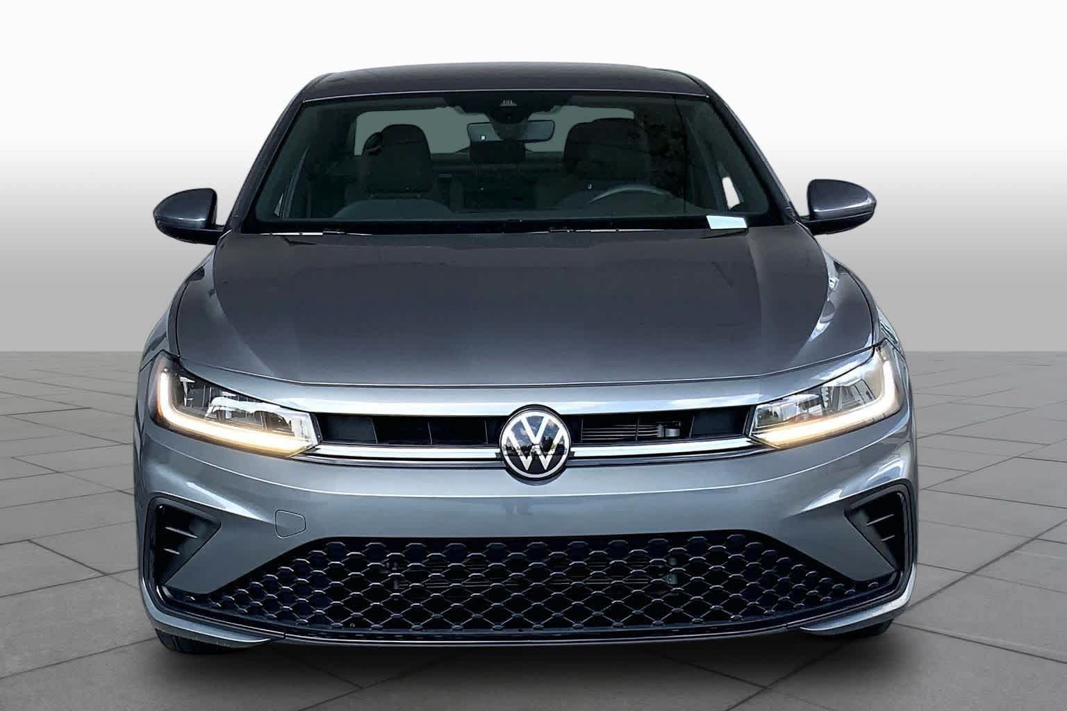 Used 2026 Volkswagen Jetta Sport FWD image 4