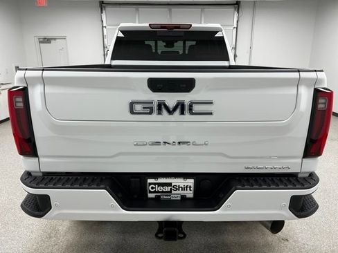 Used 2025 GMC Sierra 2500 Denali Ultimate AWD/4WD image 7