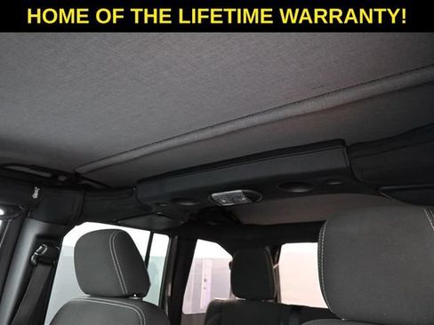 Used 2017 Jeep Wrangler Unlimited Sahara w/ Max Tow Package AWD/4WD image 31