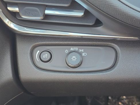 New 2026 Buick Envista Preferred FWD image 16
