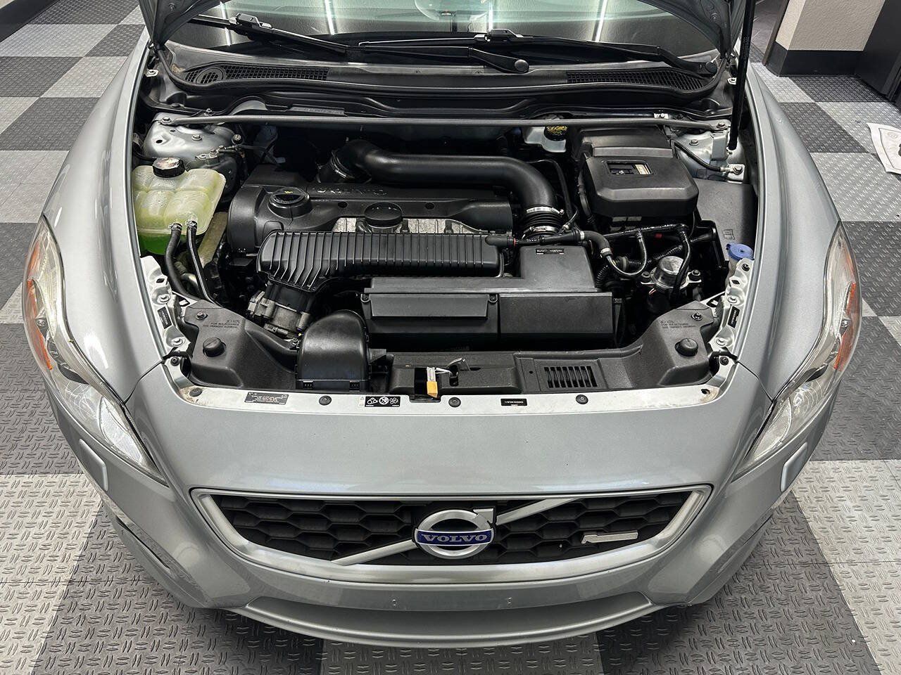 Used 2013 Volvo C30 T5 R-Design w/ Climate Pkg FWD image 34
