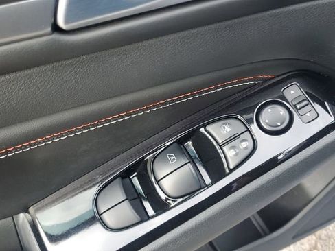 Used 2023 Nissan Altima 2.5 SR w/ SR Premium Package image 13