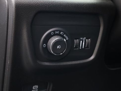 Used 2024 Jeep Grand Cherokee L Limited w/ Luxury Tech Group II image 14